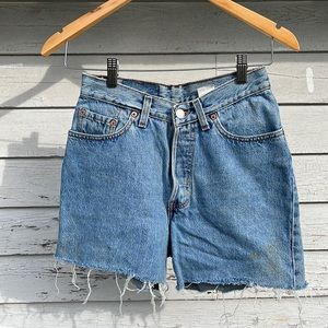 Vintage Levi’s denim shorts button fly